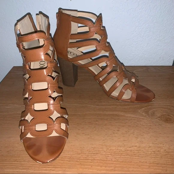 Heels - Picture 1 of 5